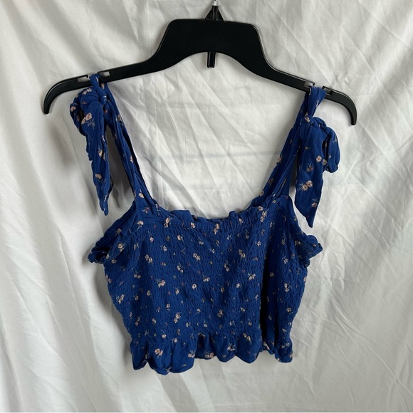 American Eagle Outfitters Tops - American Eagle Blue Stretchy Crop Tank Top w/ Pink Flowers & Tie Straps Size L